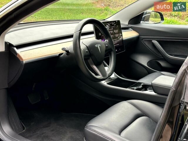 Черный Тесла Модель 3, объемом двигателя 0 л и пробегом 137 тыс. км за 14990 $, фото 29 на Automoto.ua