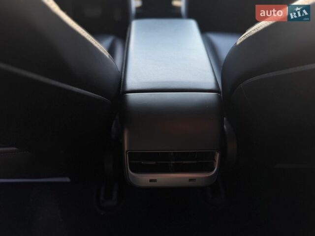 Черный Тесла Модель 3, объемом двигателя 0 л и пробегом 100 тыс. км за 13499 $, фото 41 на Automoto.ua