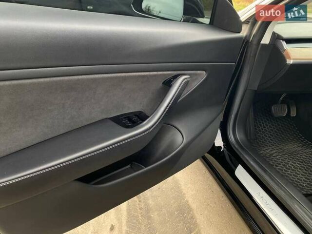 Черный Тесла Модель 3, объемом двигателя 0 л и пробегом 160 тыс. км за 16500 $, фото 47 на Automoto.ua