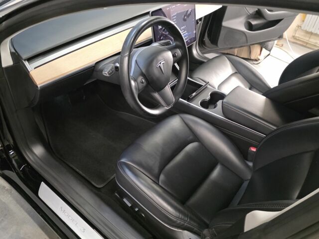 Чорний Тесла Модель 3, об'ємом двигуна 0 л та пробігом 140 тис. км за 14700 $, фото 4 на Automoto.ua