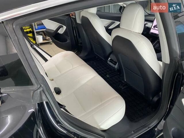 Чорний Тесла Модель 3, об'ємом двигуна 0 л та пробігом 143 тис. км за 16700 $, фото 8 на Automoto.ua