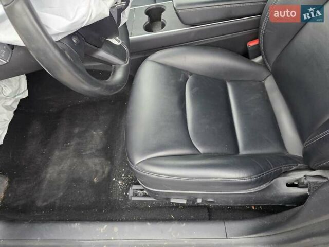 Чорний Тесла Модель 3, об'ємом двигуна 0 л та пробігом 130 тис. км за 12700 $, фото 1 на Automoto.ua