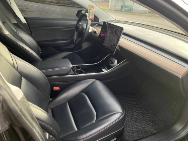 Чорний Тесла Модель 3, об'ємом двигуна 0 л та пробігом 160 тис. км за 16500 $, фото 16 на Automoto.ua