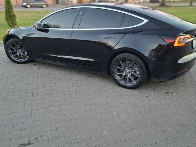 Чорний Тесла Модель 3, об'ємом двигуна 0 л та пробігом 122 тис. км за 17200 $, фото 6 на Automoto.ua