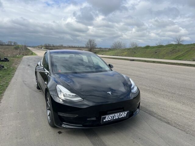 Чорний Тесла Модель 3, об'ємом двигуна 0 л та пробігом 74 тис. км за 17700 $, фото 1 на Automoto.ua