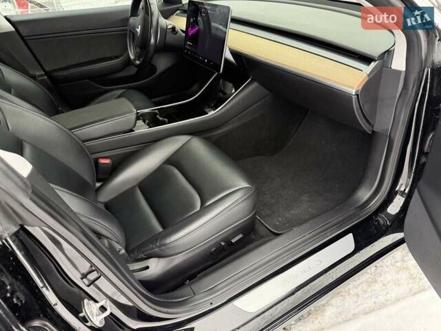 Чорний Тесла Модель 3, об'ємом двигуна 0 л та пробігом 211 тис. км за 14500 $, фото 14 на Automoto.ua