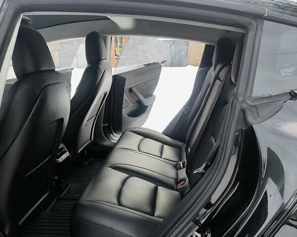 Чорний Тесла Модель 3, об'ємом двигуна 0 л та пробігом 95 тис. км за 17800 $, фото 19 на Automoto.ua