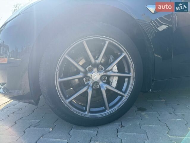 Чорний Тесла Модель 3, об'ємом двигуна 0 л та пробігом 102 тис. км за 16500 $, фото 2 на Automoto.ua