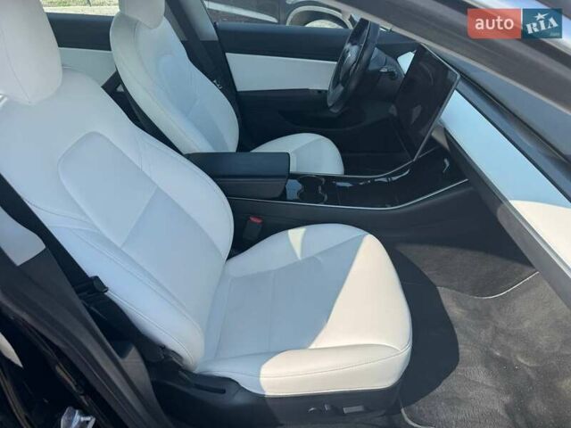 Чорний Тесла Модель 3, об'ємом двигуна 0 л та пробігом 160 тис. км за 17900 $, фото 15 на Automoto.ua