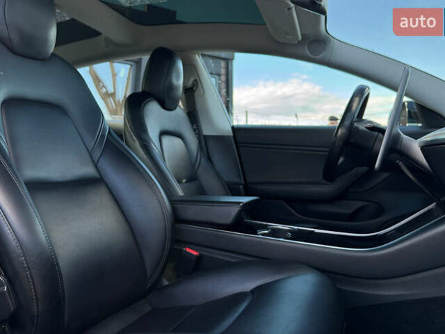 Тесла Модель 3 2018 в Коломые на Automoto.ua Черный Тесла Модель 3, объемом двигателя 0 л и пробегом 121 тыс. км за 15700 $, фото 18 на Automoto.ua