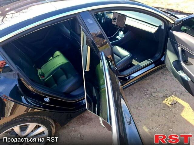 Чорний Тесла Модель 3, об'ємом двигуна 75 л та пробігом 141 тис. км за 18500 $, фото 6 на Automoto.ua