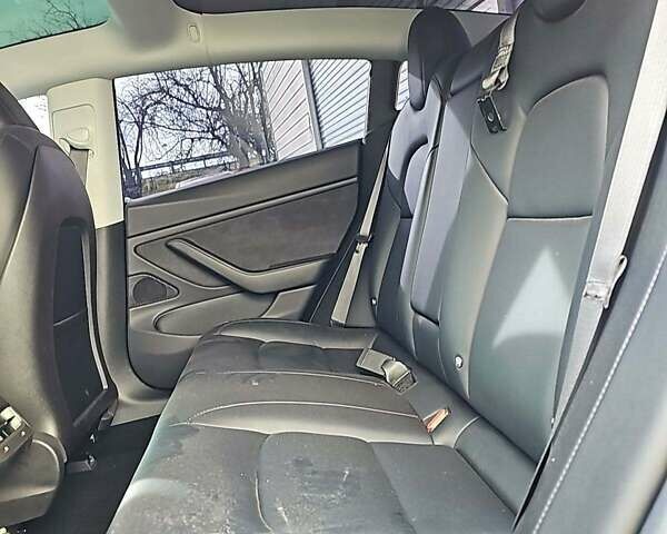Чорний Тесла Модель 3, об'ємом двигуна 0 л та пробігом 107 тис. км за 9900 $, фото 6 на Automoto.ua