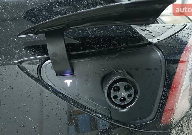 Черный Тесла Модель 3, объемом двигателя 0 л и пробегом 201 тыс. км за 21900 $, фото 23 на Automoto.ua