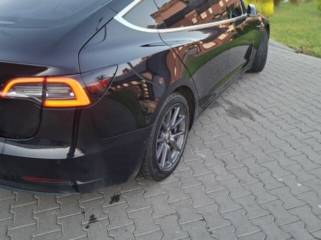 Чорний Тесла Модель 3, об'ємом двигуна 0 л та пробігом 122 тис. км за 17200 $, фото 5 на Automoto.ua