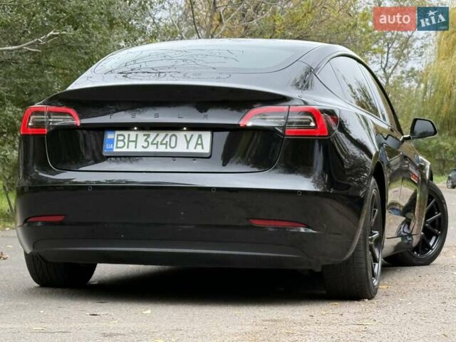 Черный Тесла Модель 3, объемом двигателя 0 л и пробегом 102 тыс. км за 18900 $, фото 33 на Automoto.ua