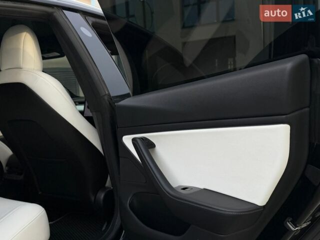 Черный Тесла Модель 3, объемом двигателя 0 л и пробегом 216 тыс. км за 14999 $, фото 29 на Automoto.ua