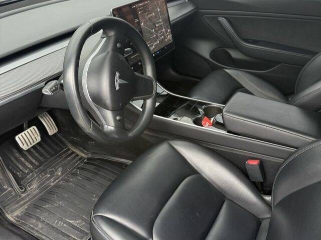 Чорний Тесла Модель 3, об'ємом двигуна 0 л та пробігом 92 тис. км за 18499 $, фото 10 на Automoto.ua