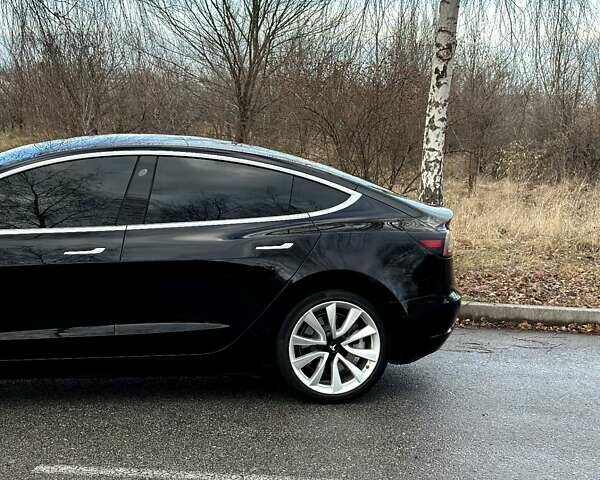 Черный Тесла Модель 3, объемом двигателя 0 л и пробегом 48 тыс. км за 23500 $, фото 4 на Automoto.ua