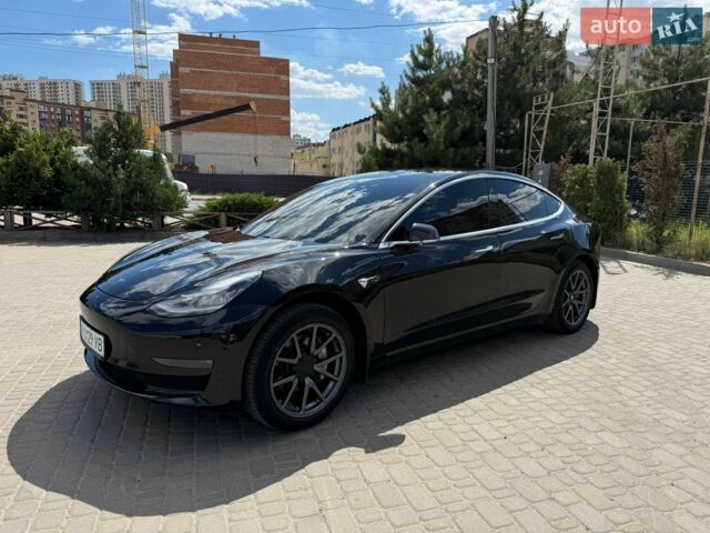 Черный Тесла Модель 3, объемом двигателя 0 л и пробегом 141 тыс. км за 17000 $, фото 1 на Automoto.ua