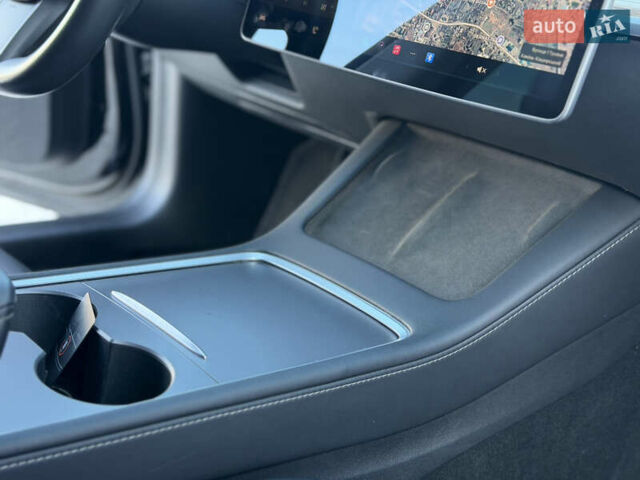 Чорний Тесла Модель 3, об'ємом двигуна 0 л та пробігом 119 тис. км за 17300 $, фото 10 на Automoto.ua