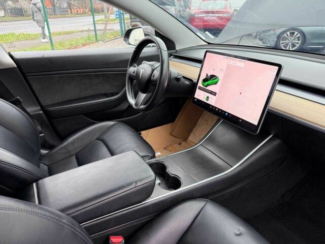 Чорний Тесла Модель 3, об'ємом двигуна 0 л та пробігом 163 тис. км за 12400 $, фото 6 на Automoto.ua