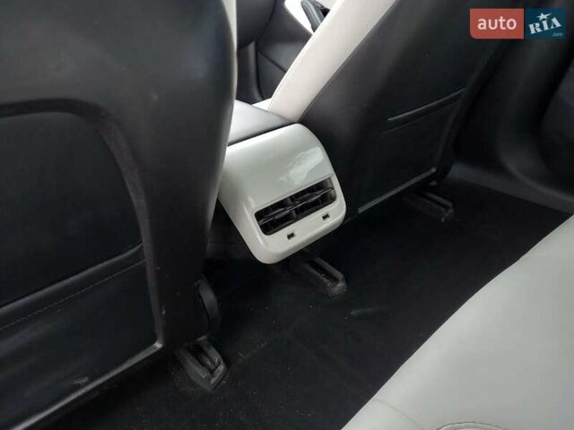 Черный Тесла Модель 3, объемом двигателя 0 л и пробегом 370 тыс. км за 13500 $, фото 12 на Automoto.ua