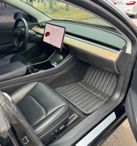 Черный Тесла Модель 3, объемом двигателя 0 л и пробегом 80 тыс. км за 18500 $, фото 7 на Automoto.ua