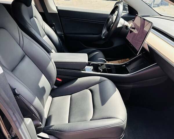 Чорний Тесла Модель 3, об'ємом двигуна 0 л та пробігом 65 тис. км за 18500 $, фото 33 на Automoto.ua