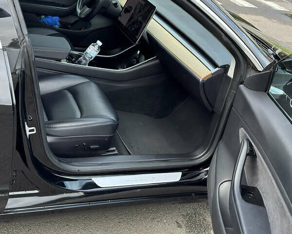 Чорний Тесла Модель 3, об'ємом двигуна 0 л та пробігом 216 тис. км за 16900 $, фото 22 на Automoto.ua