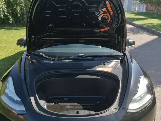 Черный Тесла Модель 3, объемом двигателя 0 л и пробегом 180 тыс. км за 17500 $, фото 5 на Automoto.ua