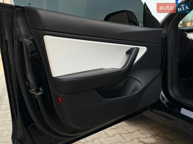 Черный Тесла Модель 3, объемом двигателя 0 л и пробегом 216 тыс. км за 14999 $, фото 16 на Automoto.ua