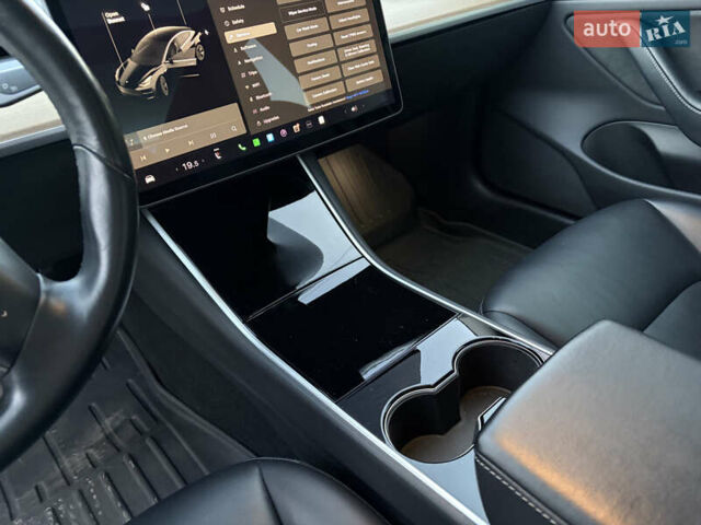 Черный Тесла Модель 3, объемом двигателя 0 л и пробегом 167 тыс. км за 15500 $, фото 10 на Automoto.ua