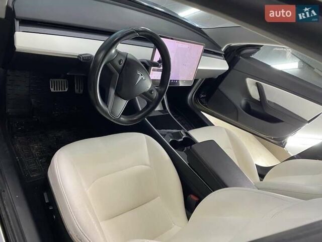 Чорний Тесла Модель 3, об'ємом двигуна 0 л та пробігом 143 тис. км за 16700 $, фото 5 на Automoto.ua