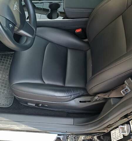 Тесла Модель 3 2018 у Умани на Automoto.ua Чорний Тесла Модель 3, об'ємом двигуна 0 л та пробігом 201 тис. км за 19000 $, фото 46 на Automoto.ua