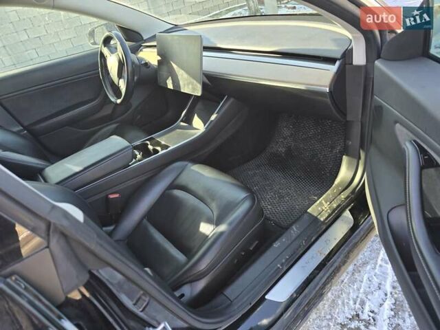 Чорний Тесла Модель 3, об'ємом двигуна 0 л та пробігом 165 тис. км за 15500 $, фото 7 на Automoto.ua