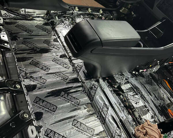 Черный Тесла Модель 3, объемом двигателя 0 л и пробегом 156 тыс. км за 16500 $, фото 10 на Automoto.ua