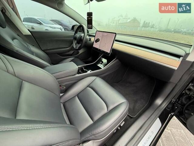 Черный Тесла Модель 3, объемом двигателя 0 л и пробегом 73 тыс. км за 17999 $, фото 21 на Automoto.ua