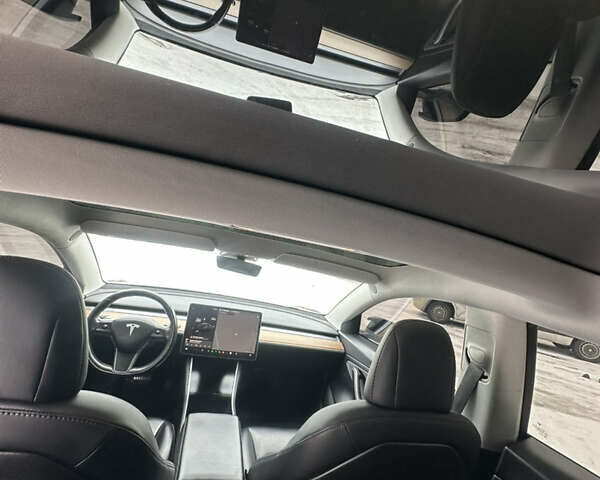 Черный Тесла Модель 3, объемом двигателя 0 л и пробегом 64 тыс. км за 17000 $, фото 13 на Automoto.ua