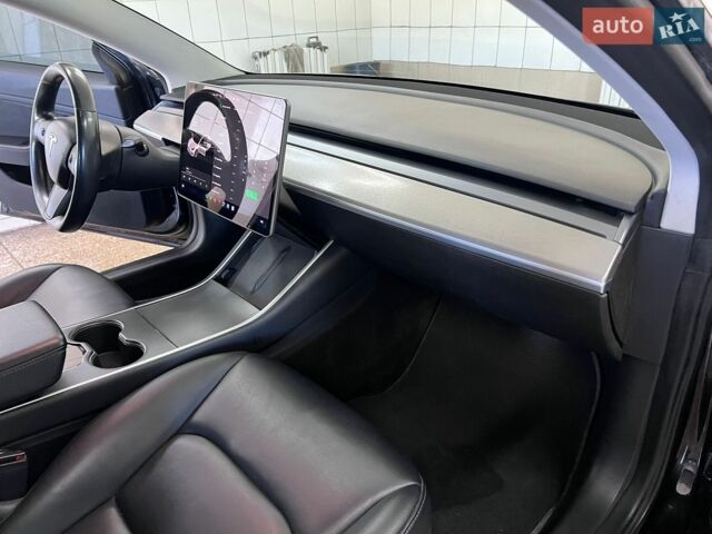 Черный Тесла Модель 3, объемом двигателя 0 л и пробегом 236 тыс. км за 17500 $, фото 6 на Automoto.ua