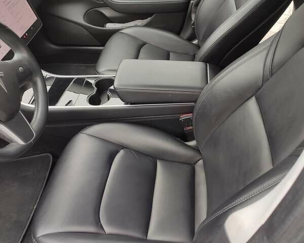 Чорний Тесла Модель 3, об'ємом двигуна 0 л та пробігом 58 тис. км за 15900 $, фото 25 на Automoto.ua