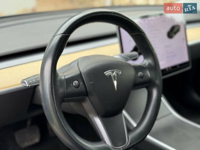 Черный Тесла Модель 3, объемом двигателя 0 л и пробегом 85 тыс. км за 19500 $, фото 11 на Automoto.ua