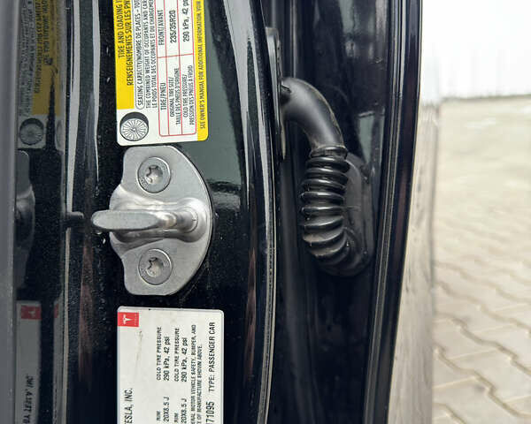 Чорний Тесла Модель 3, об'ємом двигуна 0 л та пробігом 93 тис. км за 19500 $, фото 21 на Automoto.ua