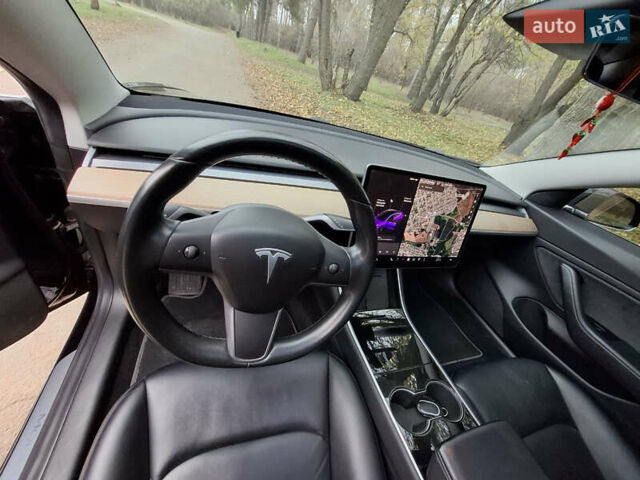 Чорний Тесла Модель 3, об'ємом двигуна 0 л та пробігом 108 тис. км за 16900 $, фото 8 на Automoto.ua