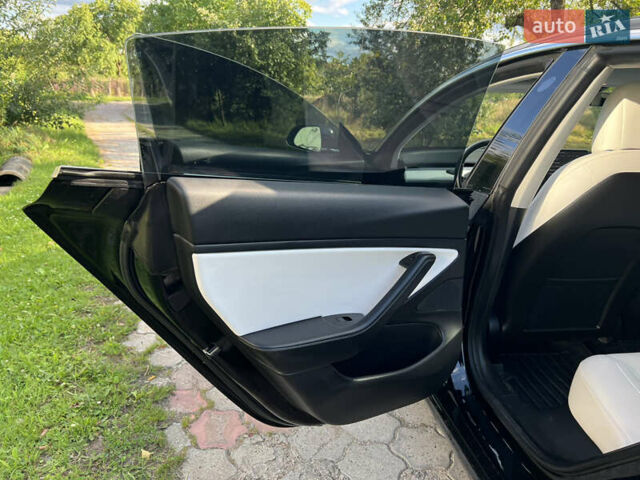 Чорний Тесла Модель 3, об'ємом двигуна 0 л та пробігом 103 тис. км за 16500 $, фото 103 на Automoto.ua
