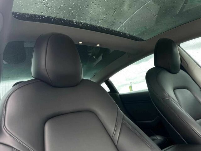 Черный Тесла Модель 3, объемом двигателя 0 л и пробегом 31 тыс. км за 12400 $, фото 10 на Automoto.ua