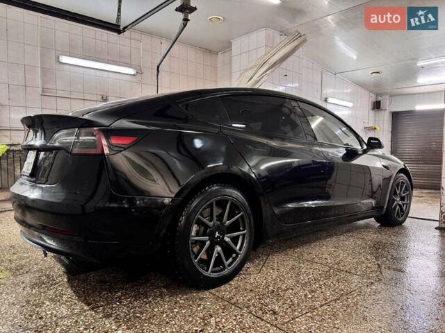 Черный Тесла Модель 3, объемом двигателя 0 л и пробегом 115 тыс. км за 16999 $, фото 2 на Automoto.ua