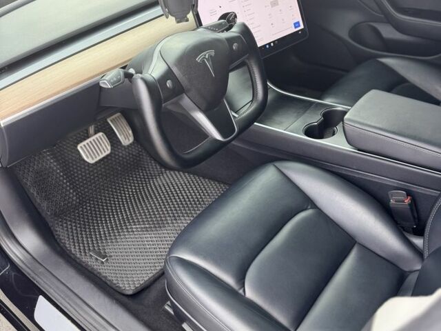 Тесла Модель 3 2018 в Днепре (Днепропетровске) на Automoto.ua Черный Тесла Модель 3, объемом двигателя 0 л и пробегом 135 тыс. км за 18200 $, фото 13 на Automoto.ua