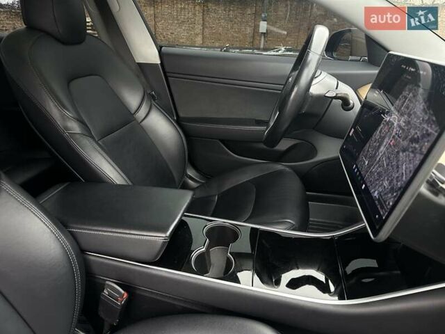 Черный Тесла Модель 3, объемом двигателя 0 л и пробегом 114 тыс. км за 16750 $, фото 39 на Automoto.ua