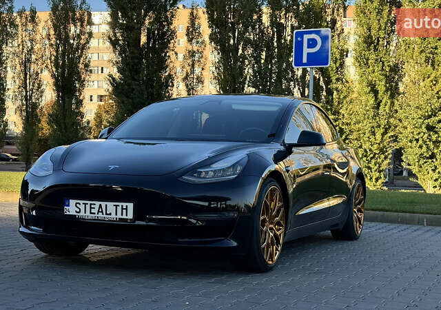 Черный Тесла Модель 3, объемом двигателя 0 л и пробегом 83 тыс. км за 19000 $, фото 4 на Automoto.ua