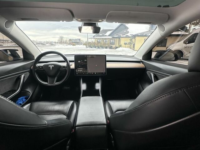 Черный Тесла Модель 3, объемом двигателя 0 л и пробегом 64 тыс. км за 17000 $, фото 7 на Automoto.ua